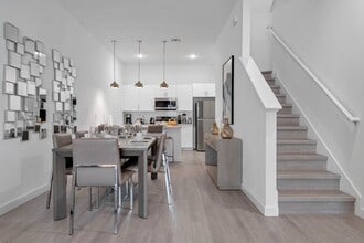 Building Photo - 344 Famagusta Dr