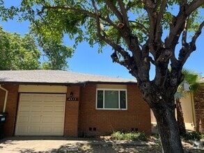 Building Photo - 4915 Orchid Way