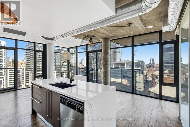 Building Photo - 138-1138 Princess St