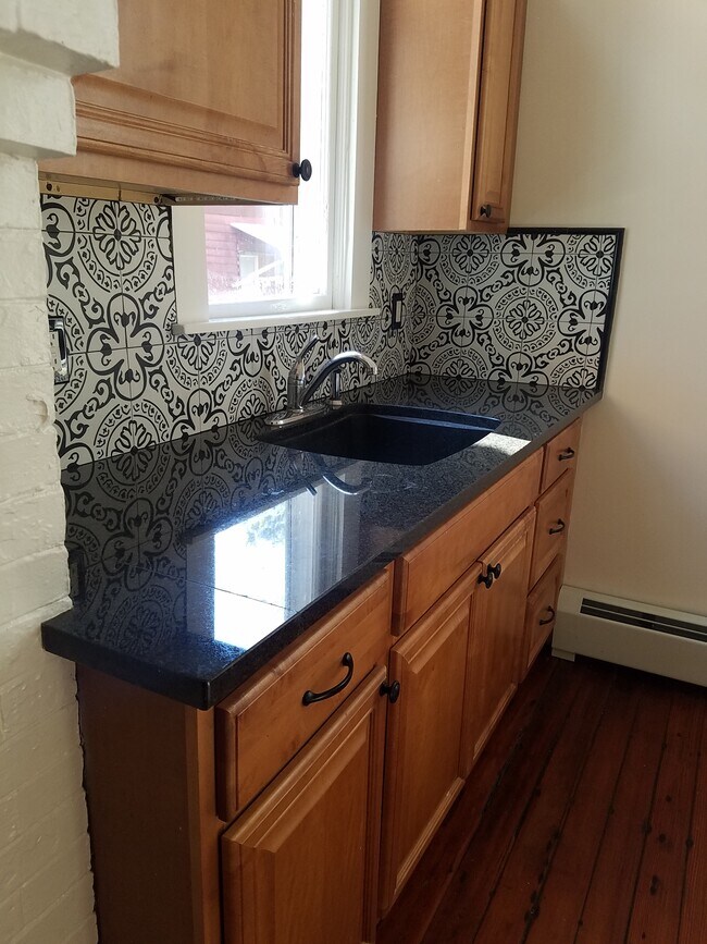 New granite countertops - 22 Perrin St