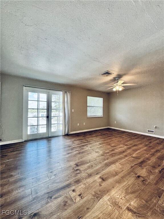 Foto del edificio - 14944 Wise Way