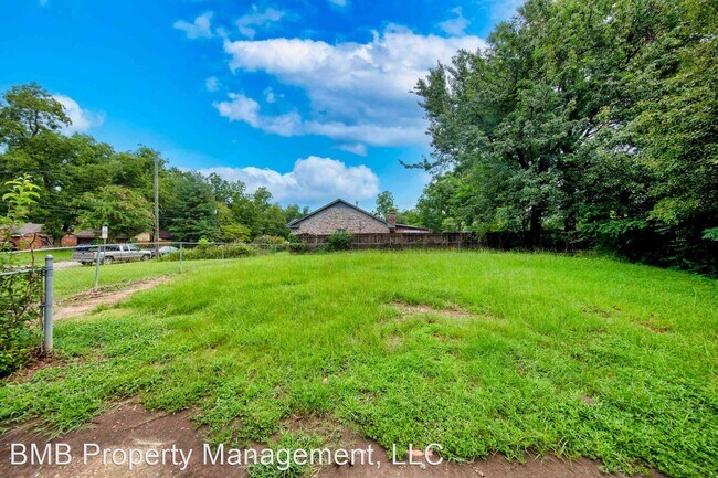 Building Photo - 6 br, 2.5 bath House - 413 Glade Park Drive