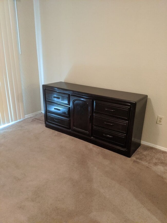 Building Photo - 3705 SW 27th St