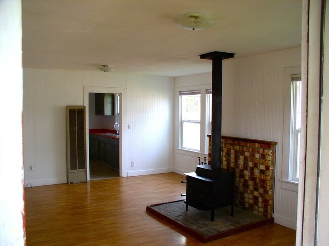 Building Photo - Historic Westside Home Steps from Downtown & Large Fenced Yard