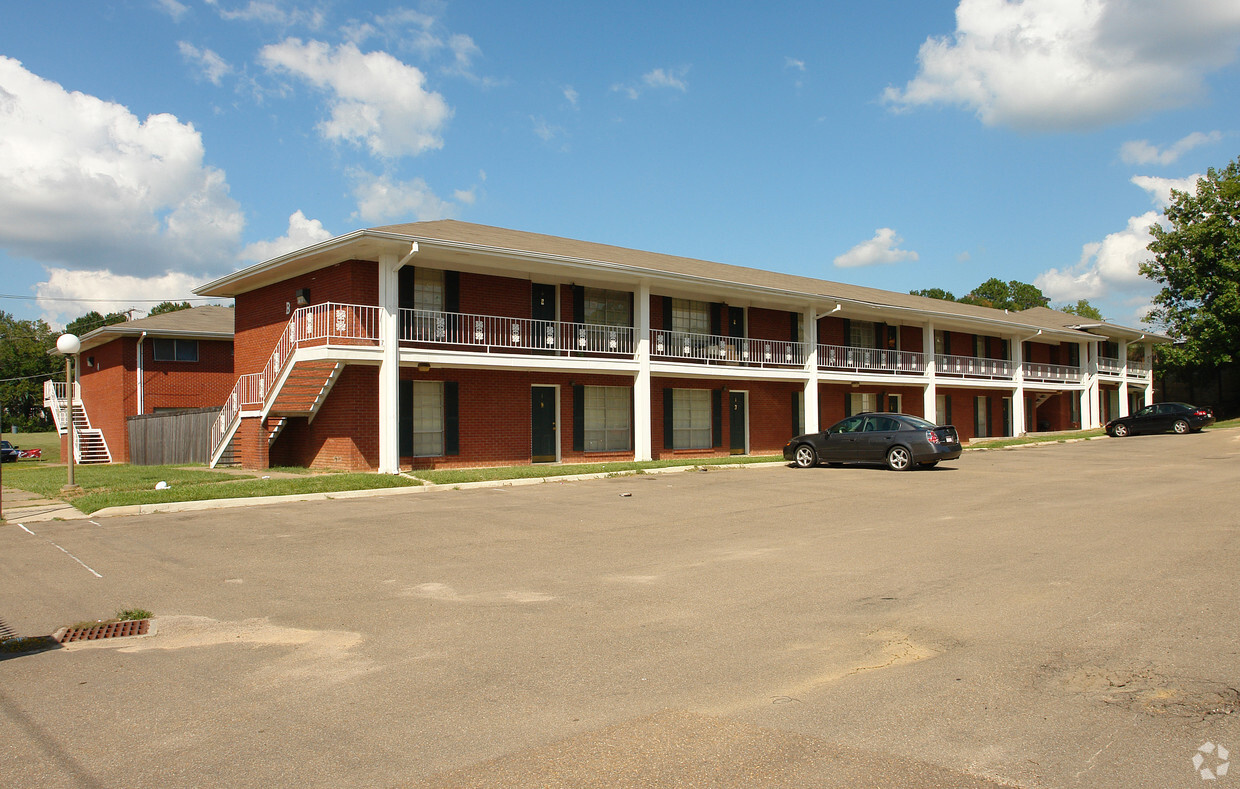 Primary Photo - College Place Apartments