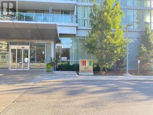 Photo du bâtiment - 62 Forest Manor Rd