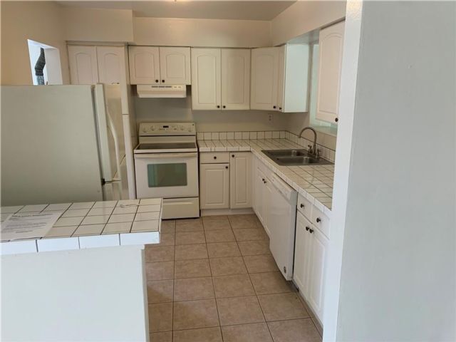 Foto principal - 33024 Pierce St