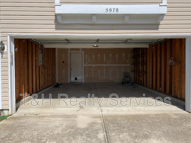 Building Photo - 5978 Claymont Blvd