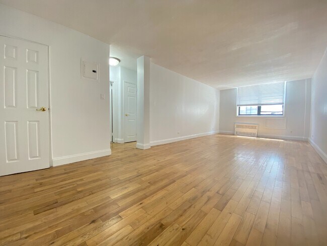 Building Photo - 880 68th St