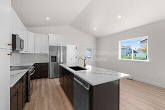 Building Photo - 222 N Sargent Rd