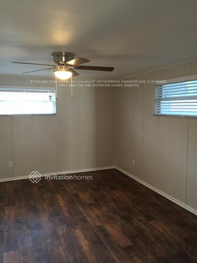 Foto del edificio - 9401 Glen Moor Ln