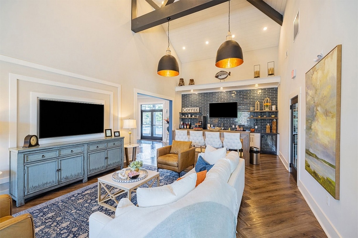 Primary Photo - Atlantic Breeze Apartments