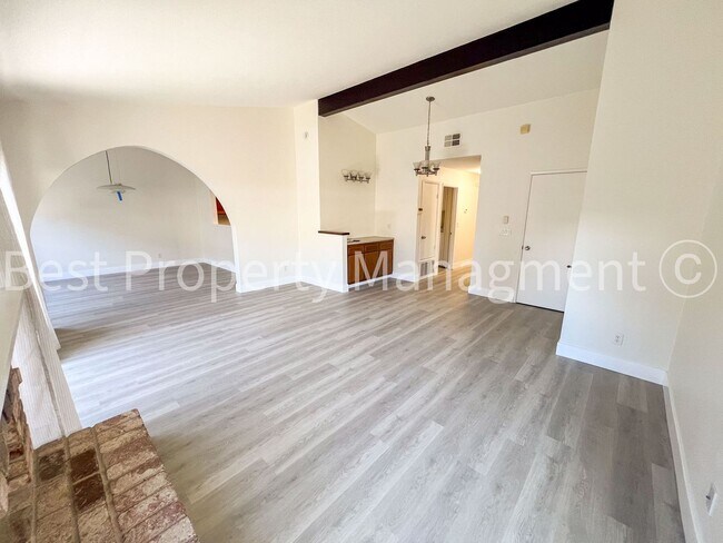 Foto del edificio - Gorgeous Condo in Fremont with great addit...