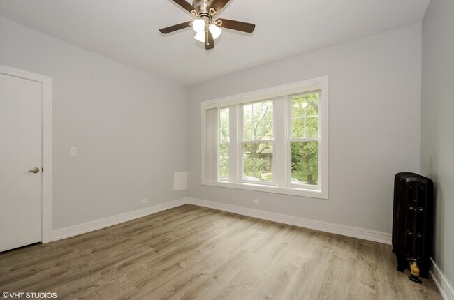 Foto del edificio - 1906 W Morse Ave