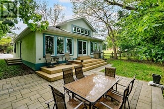 Building Photo - 307 Queen St S