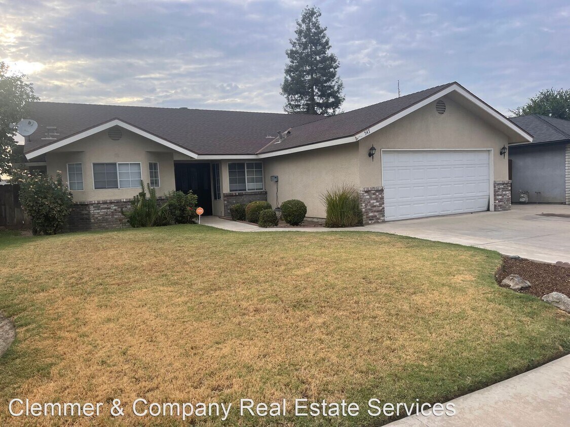 4 br, 2 bath House 547 N Mathew St House Rental in Porterville, CA