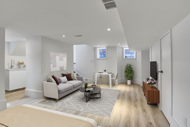 Photo du bâtiment - Bachelor Apartment in Coveted Humewood Dis...