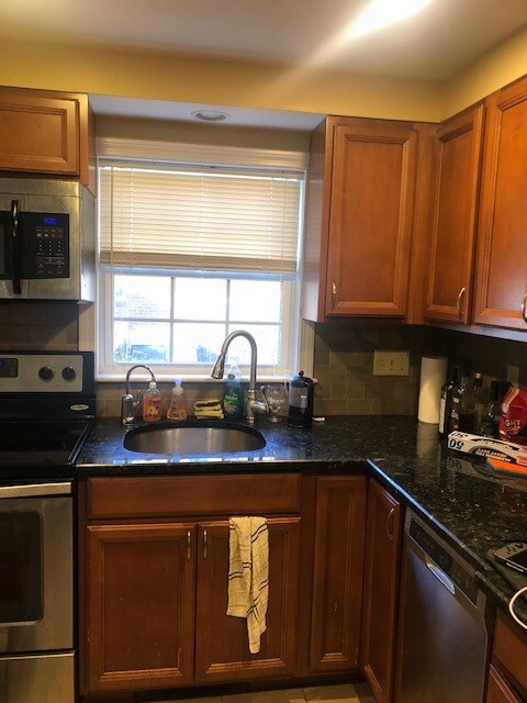 Kitchen 2 - 31 Charlesbank Rd