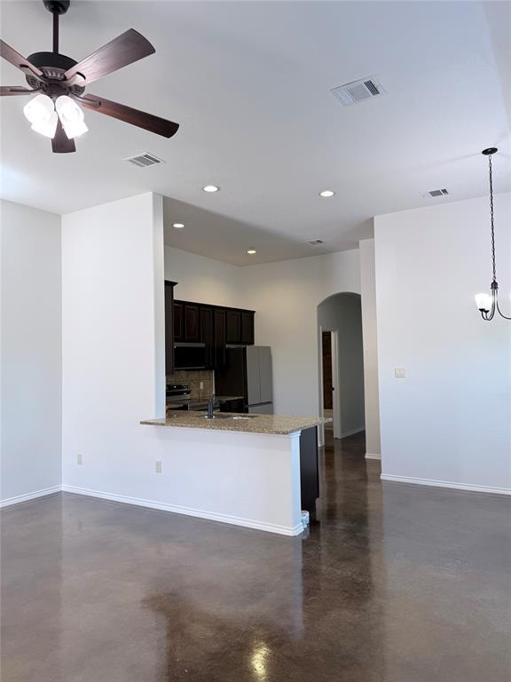 Foto del edificio - 623 Jack Rabbit Ln