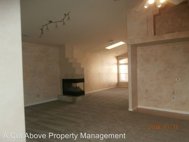 Building Photo - 2 br, 2 bath House - 5045 Vista Del Ore Point