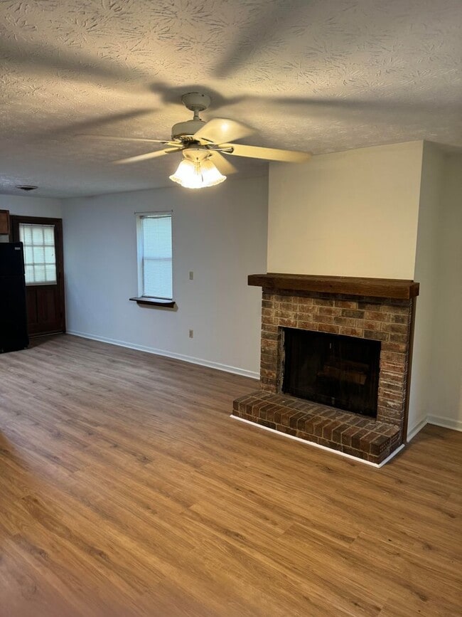 Building Photo - 115-117 Bayberry Ct