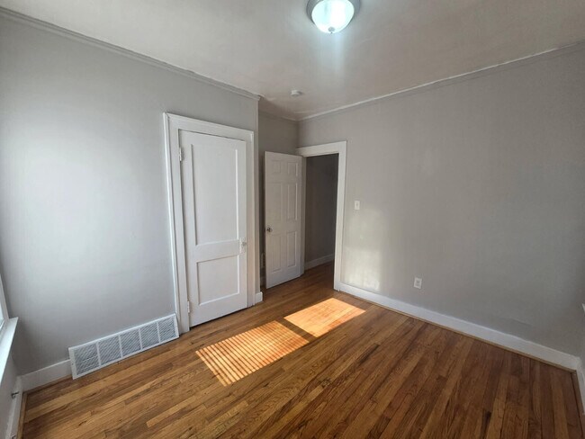 Foto del edificio - 9124 Pinehurst St