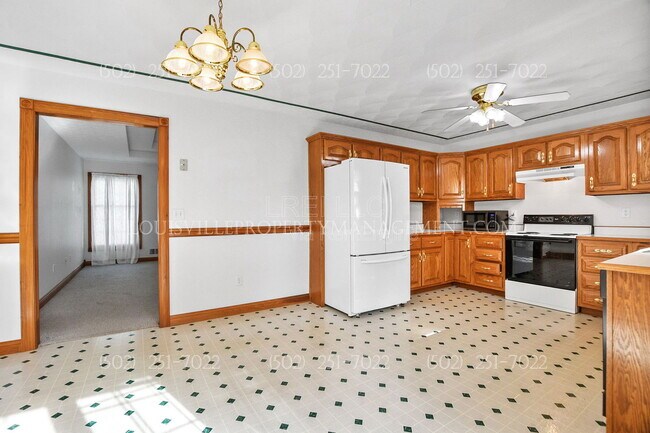 Building Photo - 1001 Navajo Dr