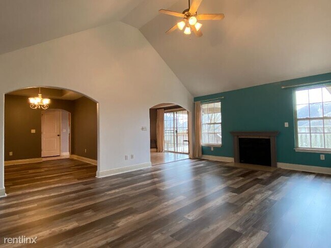 Building Photo - 3 br, 2 bath House - 3168 W Melbourne St