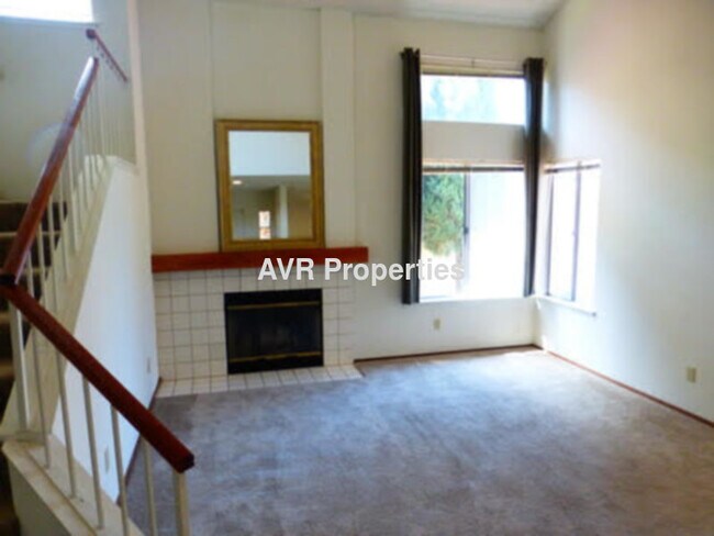 Building Photo - 3702 Kamp Dr