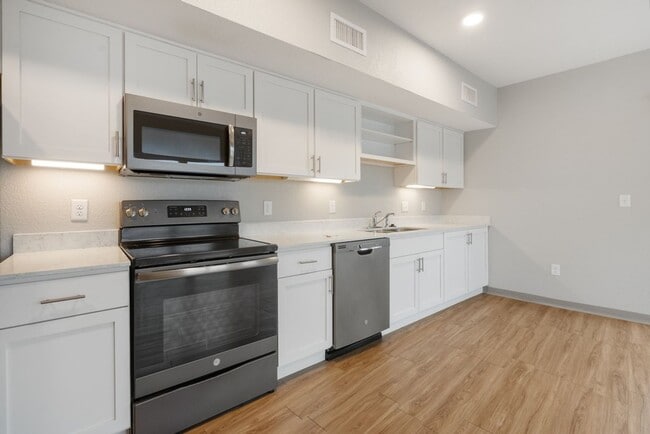 Interior Photo - Arabella: 200 W 1st St - Cedar Falls