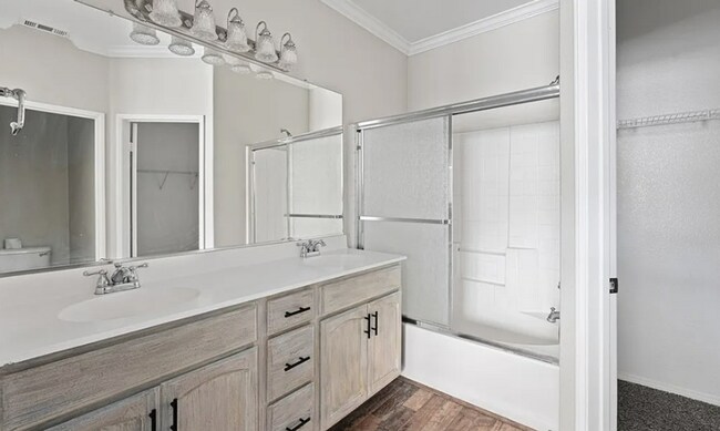 Foto del edificio - Stylish 2 Bed/2 Bath Condo with Balcony An...