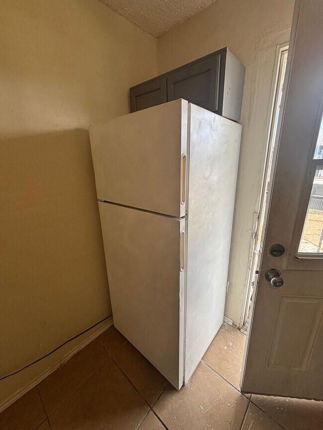 Foto del edificio - Conveniently Located Studio with ALL Utilities INCLUDED