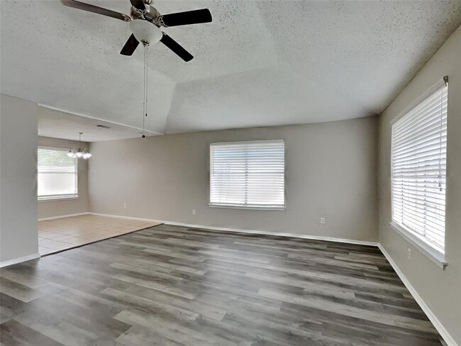 Building Photo - 8414 N Meadow Bird Cir