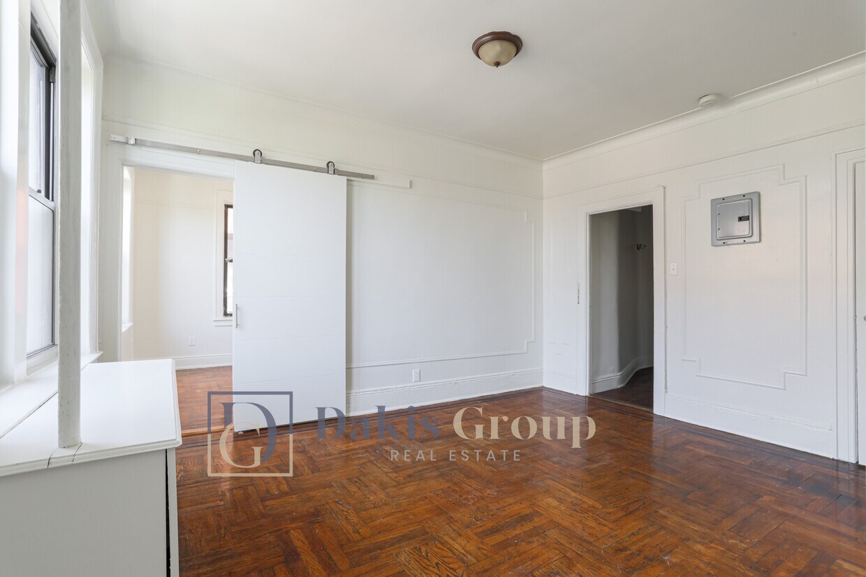 Foto principal - 28-49-49 34th St