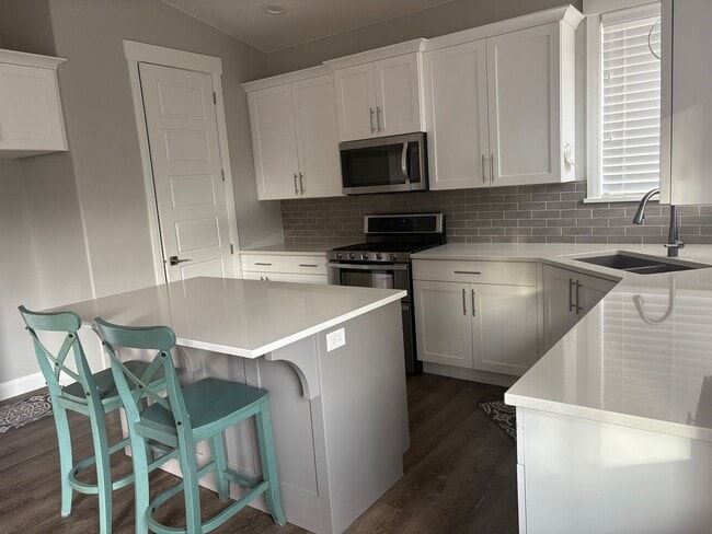 Building Photo - Charming 4-Bedroom Home in Highly Sought After Santa Clara!