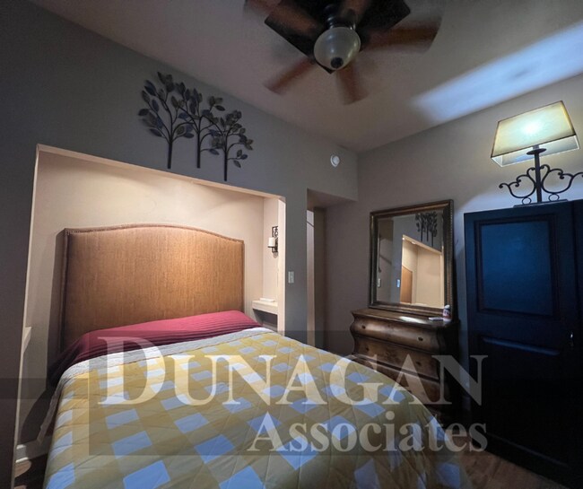 Building Photo - 1 Bedroom, 1 Bath apartment