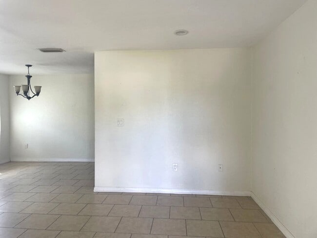 Building Photo - GC1274