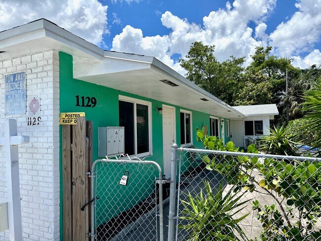 Foto del edificio - 1129 NE 15th St