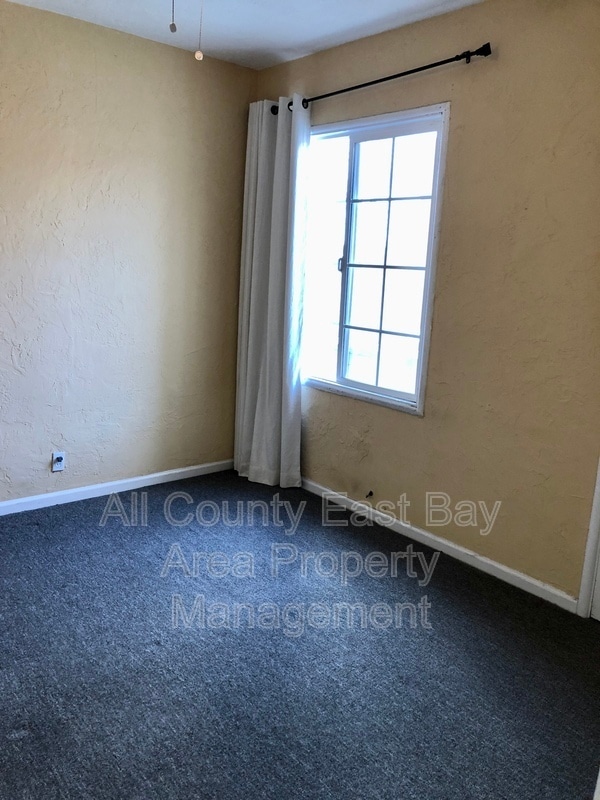 Building Photo - 1305 66th St