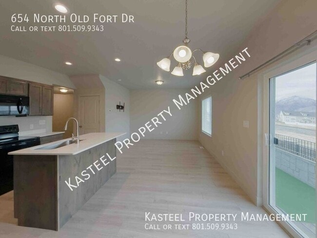 Foto del edificio - 654 N Old Fort Dr