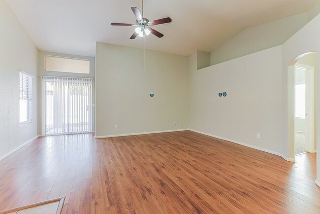 Foto del edificio - 2625 S 156th Ave