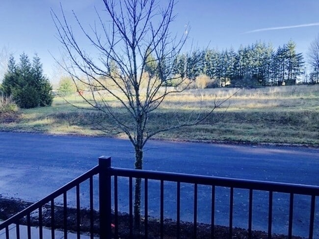 Building Photo - LUXURY TOWNHOUSE; 2 CAR GARAGE, BONUS ROOM...