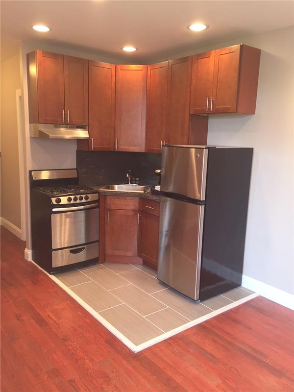 Foto principal - 1059 Hancock St