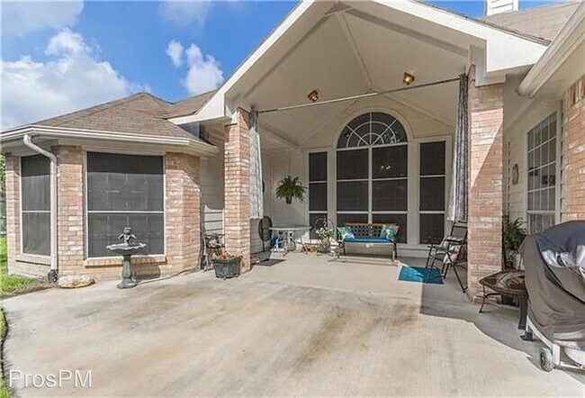 Foto del edificio - 4 br, 2 bath House - 5437 Yellowstone Trl