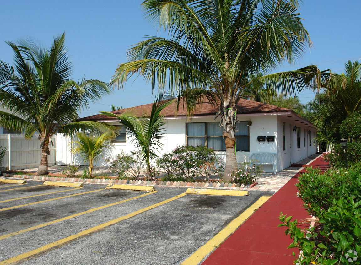 Foto principal - 1117-1123 N J St
