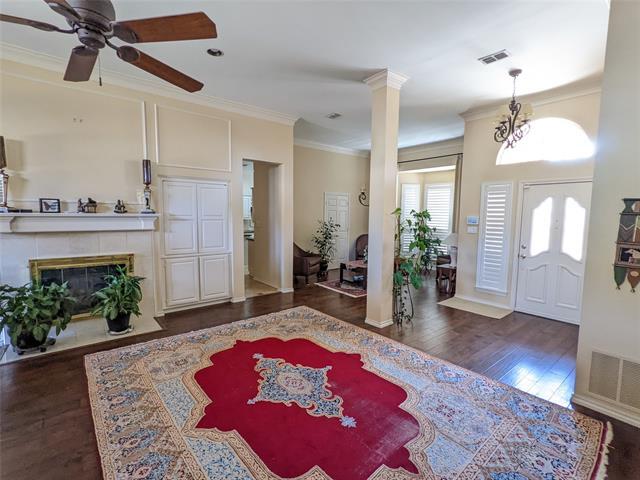 Building Photo - 6015 Mapleshade Ln