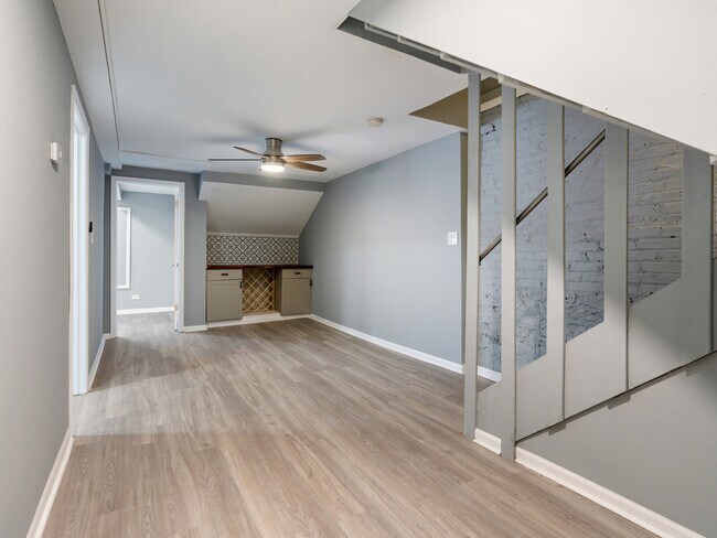 Foto del edificio - 5431 S Indiana Ave