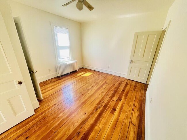 Foto del edificio - 1551.5 Northampton St