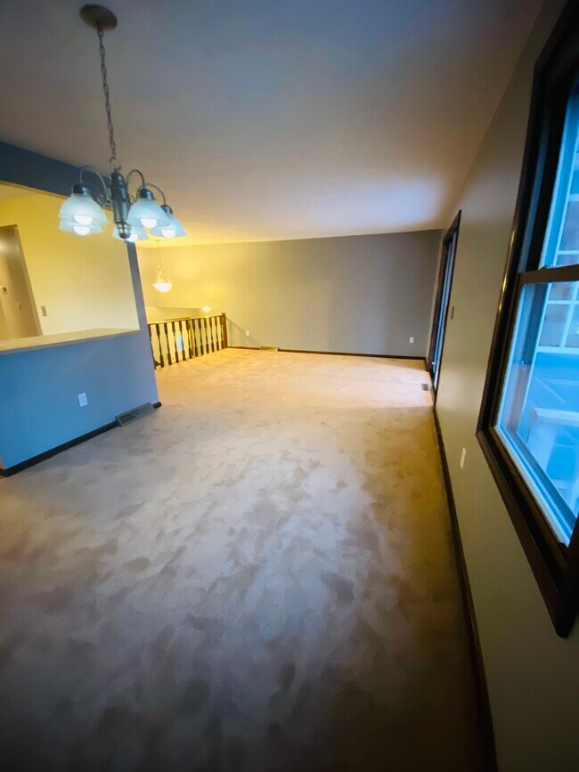 Foto del edificio - 11266 Billingham Ave NW