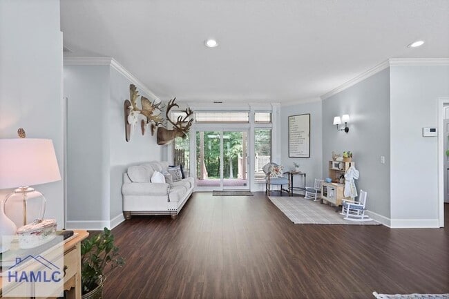 Building Photo - 111 Oakridge Dr